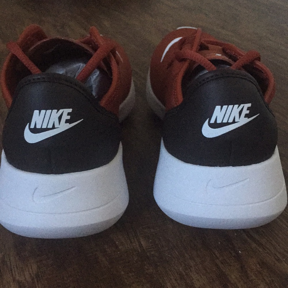 Nike Hakata (GS) 4.5 Y